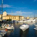 아파트호텔 Le Suffren Golfe De Saint Tropez 그리모