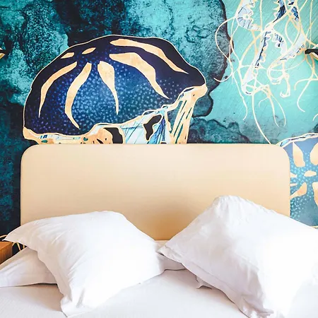 Le Suffren Aparthotel 4*