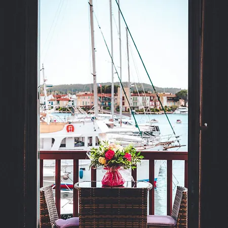 Aparthotel Le Suffren Grimaud