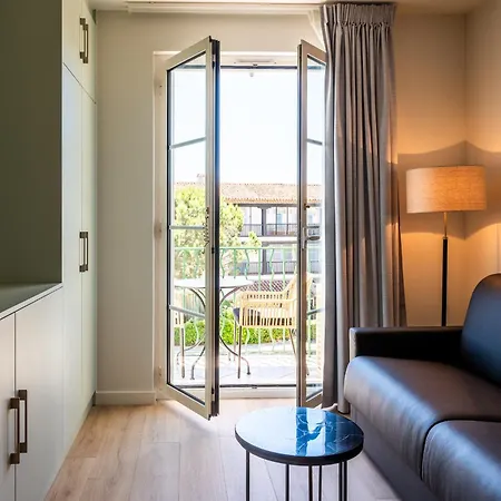 Le Suffren Aparthotel 4*