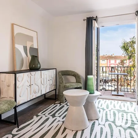 Le Suffren Aparthotel