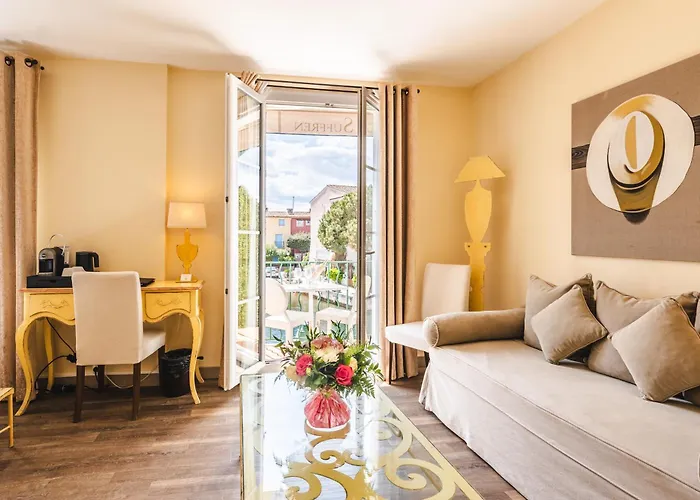 Hotel Le Suffren Golfe De Saint Tropez Apartmanhotel 4*
