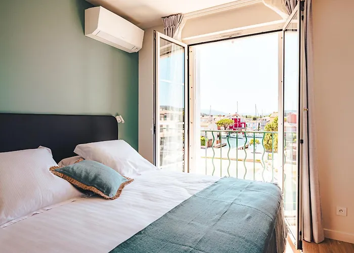 Apartmanhotel Hotel Le Suffren Golfe De Saint Tropez Grimaud