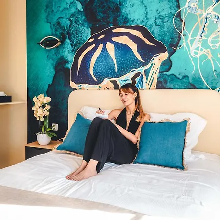 Le Suffren Aparthotel